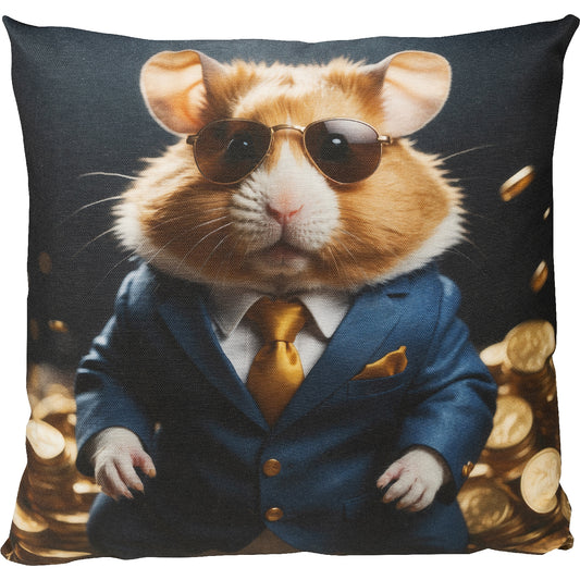 lustiges Dekokissen mit einem Business Hamster und Münzen im Hintergrund