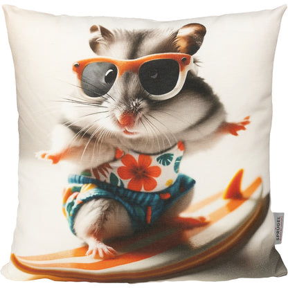 lustiges Dekokissen mit einem Hamster als Surfer